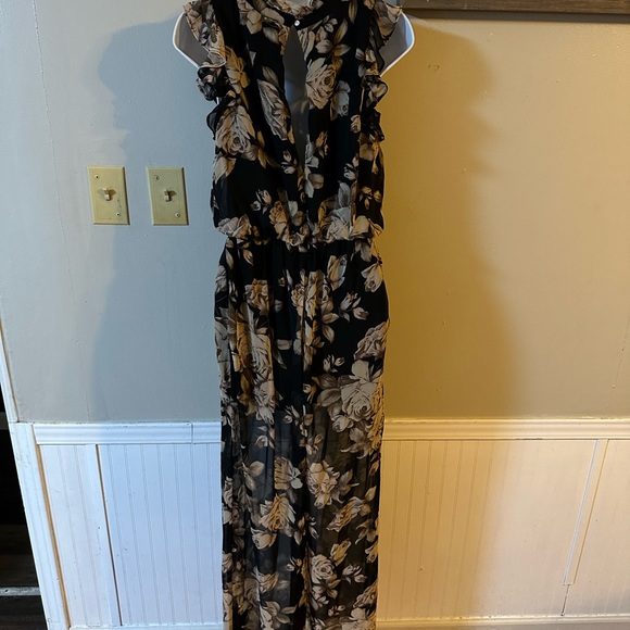 Jumpsuit - Picture 2 of 6